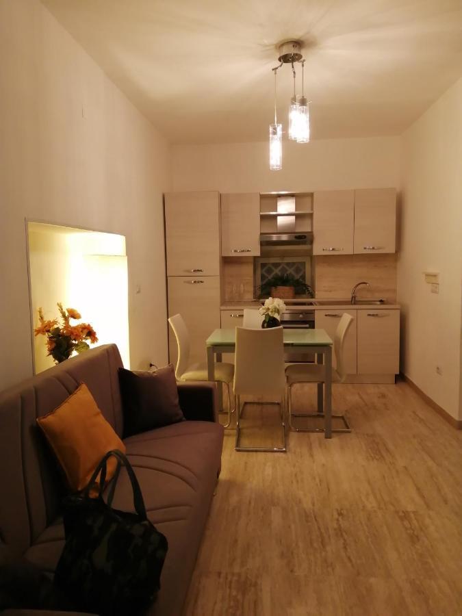 B&B Palazzo Satriano Наполи Стая снимка