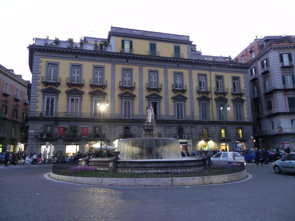 B&B Palazzo Satriano Наполи Екстериор снимка