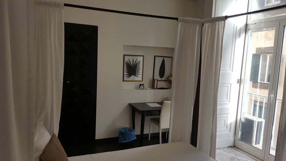 B&B Palazzo Satriano Наполи Екстериор снимка