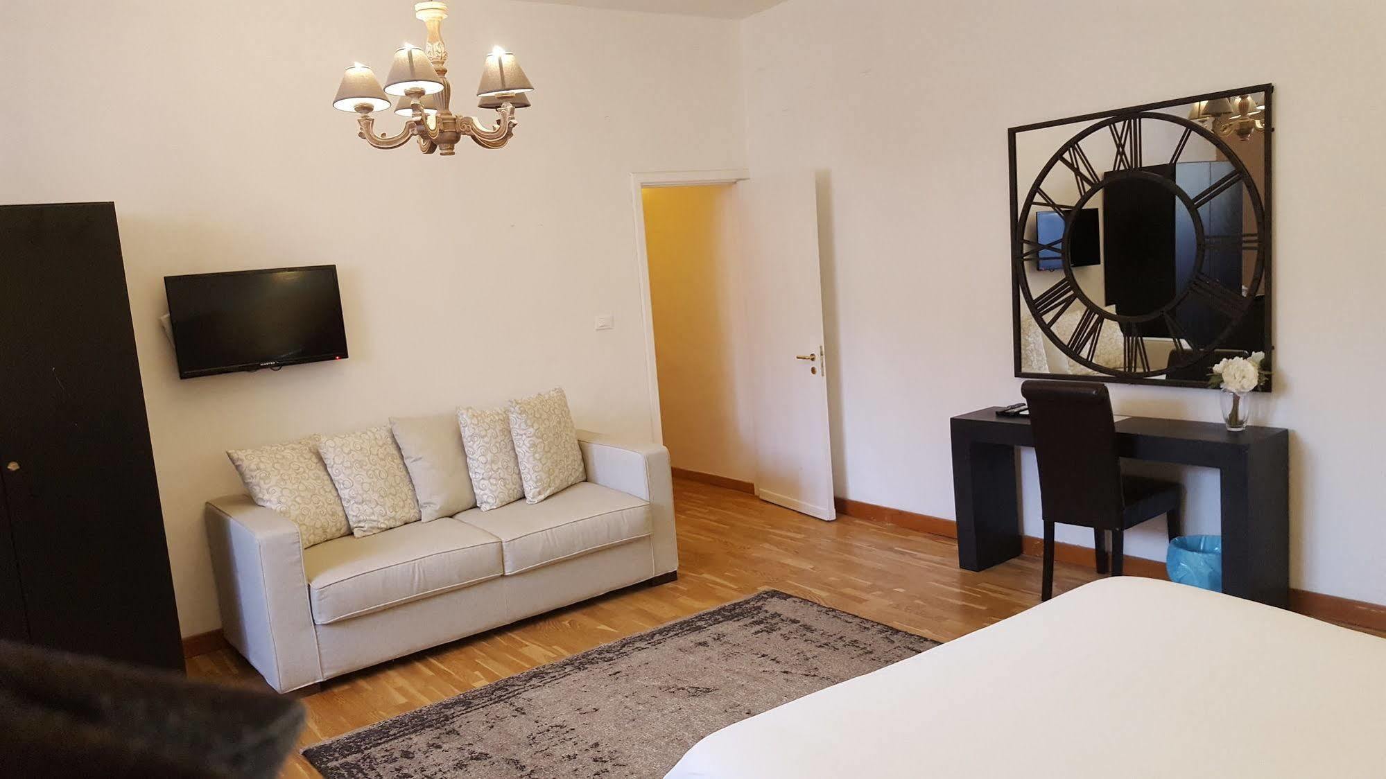 B&B Palazzo Satriano Наполи Екстериор снимка